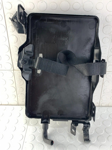 Base Soporte Pila Batería Dodge Neon 2017-2020 Derecho