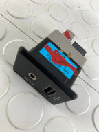 Interruptor Usb Y Auxiliar Nissan Murano Z52 2015-2021 Negro