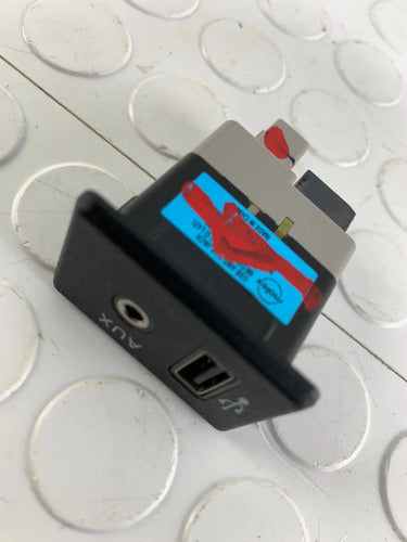 Interruptor Usb Y Auxiliar Nissan Murano Z52 2015-2021 Negro