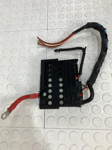 Fusible Bateria Terminal Ford Ikon Hb 2012-2015 Derecho