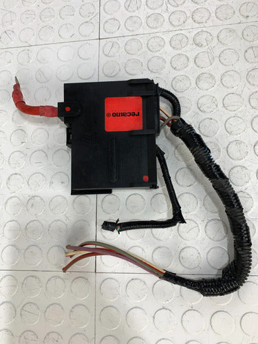 Fusible Bateria Terminal Ford Ikon Hb 2012-2015 Derecho