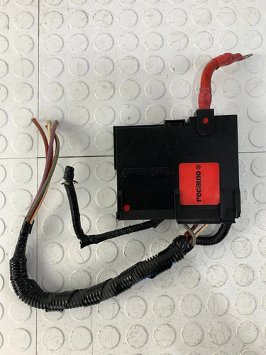 Fusible Bateria Terminal Ford Ikon Hb 2012-2015 Derecho