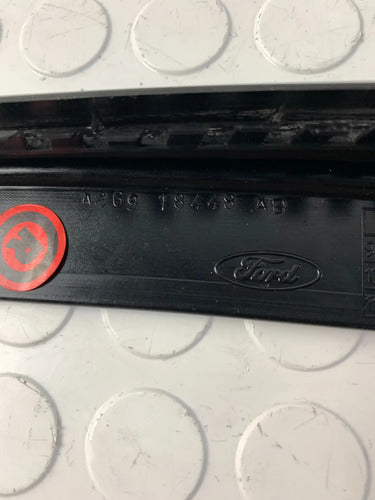 Moldura De Aleta Derecha Ford Ikon Hb 2012-2015 Negro