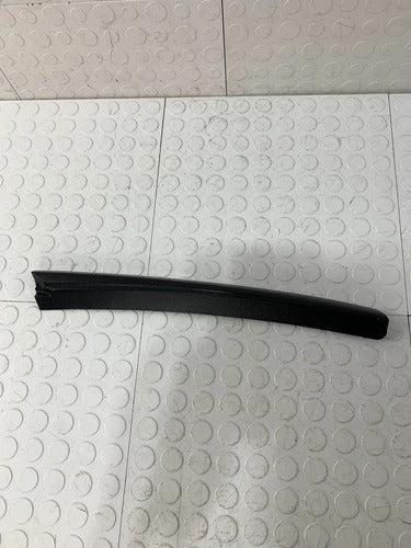 Moldura De Aleta Derecha Ford Ikon Hb 2012-2015 Negro