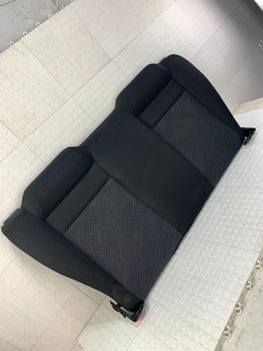 Cubre Asiento Trasero Respaldo Ford Ikon Hb 2012-2015 Negro