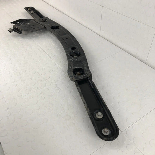 Moldura Soporte Inferior Radiador Mazda 3 2010-2013 P2