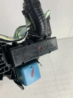 Caja Porta Fusibles Interior Toyota Hilux Sr 2021 2.7 Std