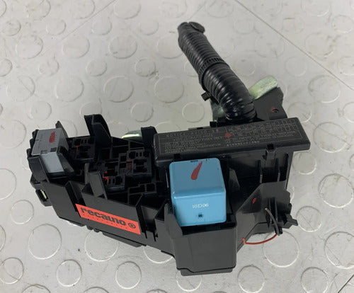 Caja Porta Fusibles Interior Toyota Hilux Sr 2021 2.7 Std