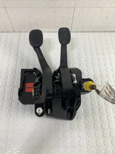 Pedal Freno Clutch Ram Promaster Rapid 2017-2021 (detalle)
