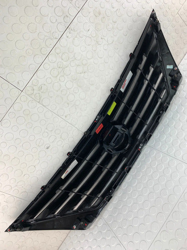 Parrilla Taiwan Nissan Versa 2015-2019 Negro