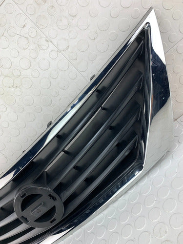 Parrilla Taiwan Nissan Versa 2015-2019 Negro