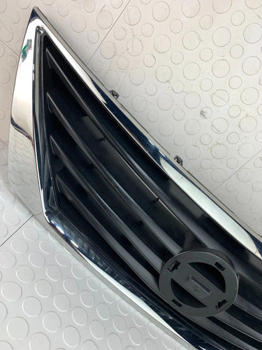 Parrilla Taiwan Nissan Versa 2015-2019 Negro
