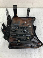 Base Soporte Pila Batería Nissan Maxima A34 2004-2008 Derecho