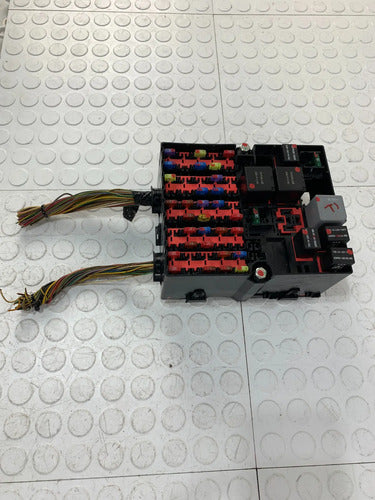 Caja De Fusbles De Motor Ford Ikon Hb 2012-2015