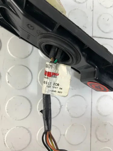 Porta Focos Calavera Izquierda Ford Ikon Hb 2012-2015 Izquierdo/conductor Negro