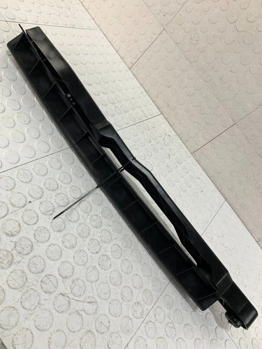 Guias De Facia Trasera Ford Ikon Hb 2012-2015
