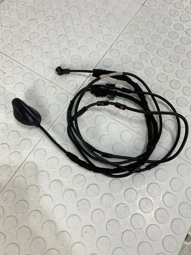 Base De Antena Con Cable Ford Ikon Hb 2012-2015 Negro