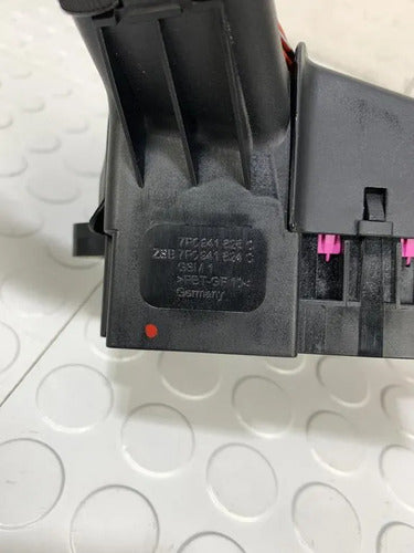 Caja Fusible Interior Izquierda Volkswagen Touareg 2018 Tdi