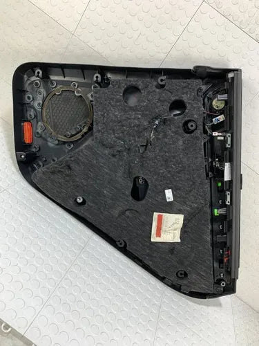 Panel Puerta Trasera Izquierda Volkswagen Touareg 2018 Tdi Negro