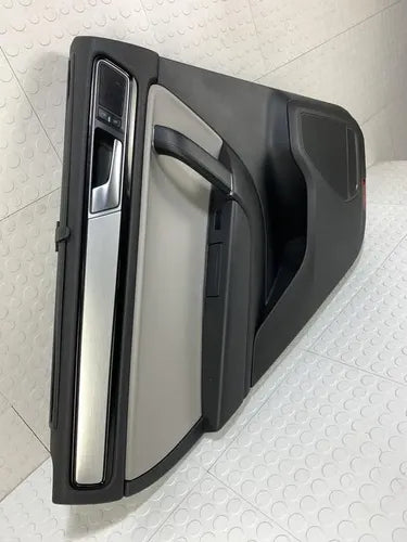 Panel Puerta Trasera Izquierda Volkswagen Touareg 2018 Tdi Negro