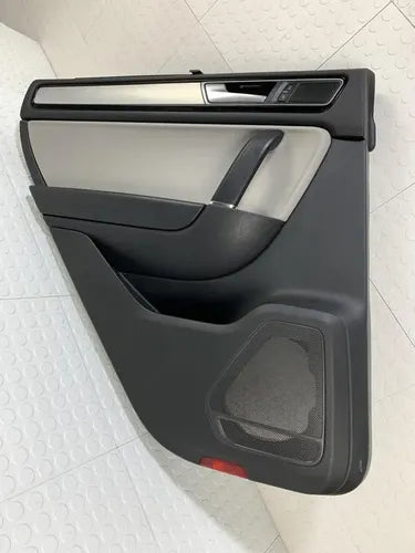 Panel Puerta Trasera Izquierda Volkswagen Touareg 2018 Tdi Negro