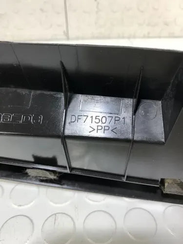 Moldura Rejilla Limpiabrisas Derecha Para Mazda 2 2012-2014 Negro