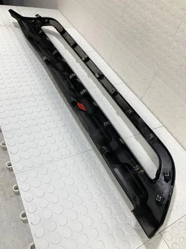 Moldura Facia Trasera Fiat Mobi 2017-2024 Negro