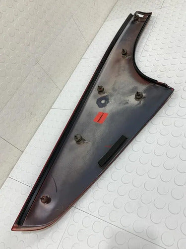 Moldura Poste Trasero Izquierdo Ford Mustang Gt 1999-2004 Rojo