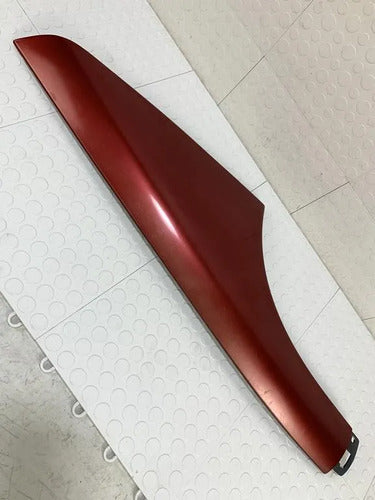Moldura Poste Trasero Izquierdo Ford Mustang Gt 1999-2004 Rojo