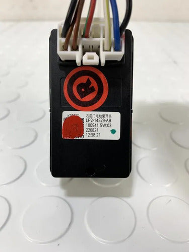 Boton Elevador Delantero Derecho Jmc Vigus 2020-2024 1.8
