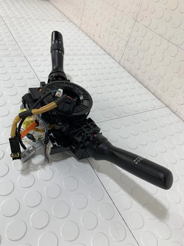 Palanca Luces Y Limpiabrisas Toyota Yaris Sedan 2007-2016