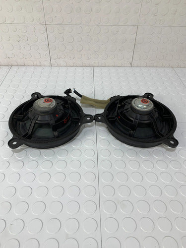 Bocinas Puertas Par Toyota Yaris-r 2016-2020 Negro