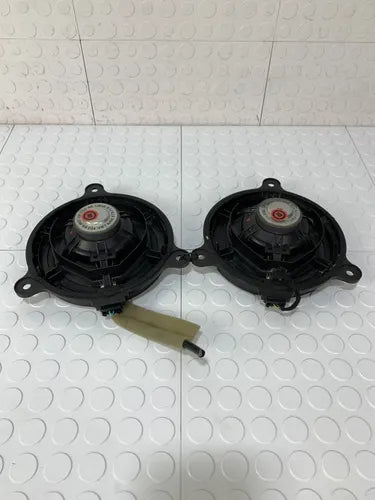 Bocinas Puertas Par Toyota Yaris-r 2016-2020 Negro