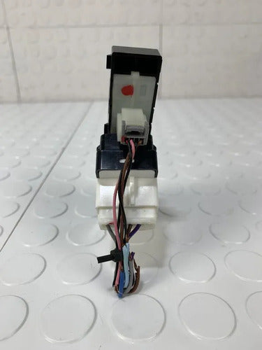 Boton Elevador Delantero Derecho Toyota Yaris-r 2016-2020