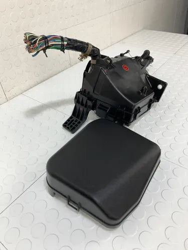 Caja De Fusibles Motor Toyota Yaris-r 2016-2020