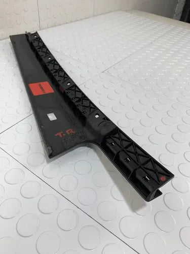 Moldura Poste Exterior Trasera Derecha Bmw F30 2013 328ia Negro
