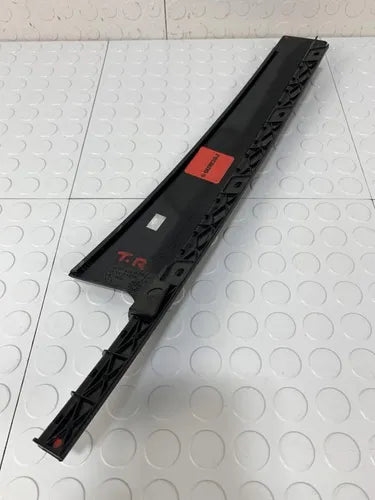 Moldura Poste Exterior Trasera Derecha Bmw F30 2013 328ia Negro