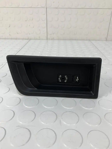 Entrada Usb Y Auxiliar Bmw F30 2013 328ia