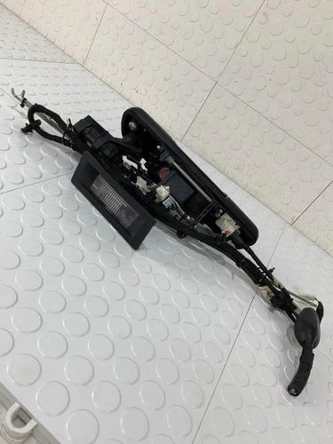 Manija Tapa Batea Con Cámara Ram 700 2021-2025 2p