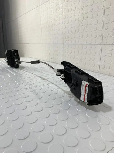 Chapa Cerradura Derecha Ram 700 2021-2025 2p