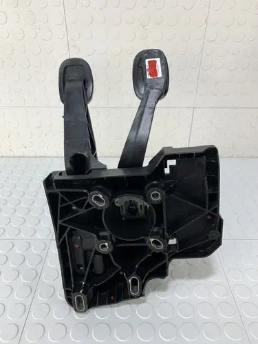 Pedales Clutch Freno Ram 700 2021-2025 2p