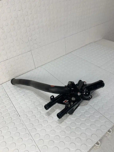 Tomas De Agua Con Termostato Kia Sorento 2016-2020