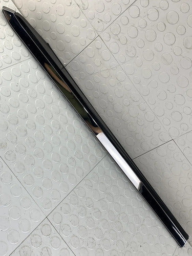 Moldura Derecha Cristal Trasero Nissan Maxima 2004-2008 Negro