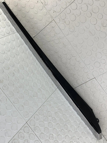 Moldura Izquierda Cristal Trasero Nissan Maxima 2004-2008 Negro