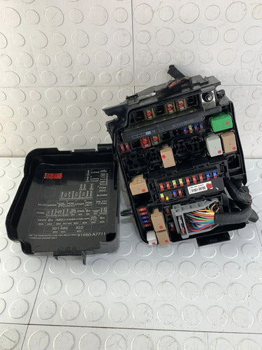 Caja De Fusbiles Motor Kia Forte 2016 Lx 1.8