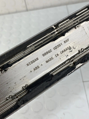 Moldura Puerta Delantera Derecha Nissan Altima 2016-2018 Negro