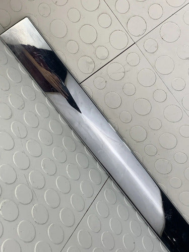 Moldura Puerta Delantera Derecha Nissan Altima 2016-2018 Negro