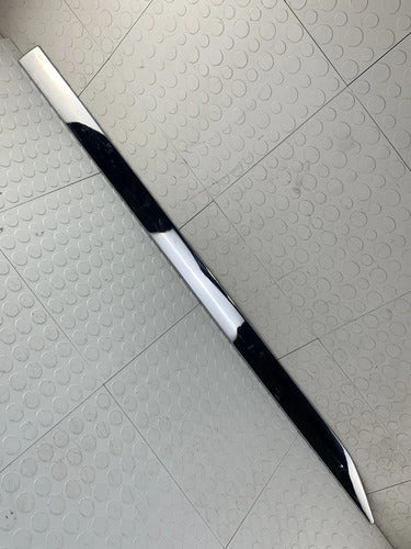 Moldura Puerta Delantera Derecha Nissan Altima 2016-2018 Negro