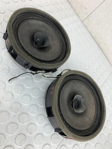 Par De Bocinas Delanteras Mitsubishi L200 2020-2024 Negro