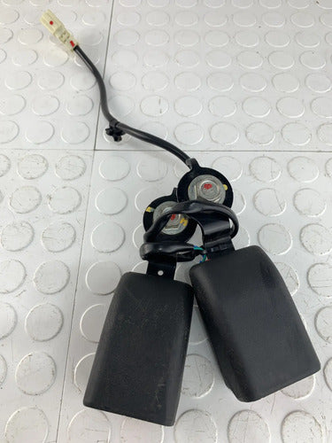 Par Broches De Cinturón Trasero Mitsubishi L200 2020-2024